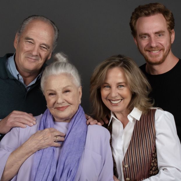 Elenco y director de 'Camino a la Meca' (de izquierda a derecha): Carlos Olalla, Lola Herrera, Natalia Dicenta y Claudio Tolcachir. Fuente: Pentación Espectáculos