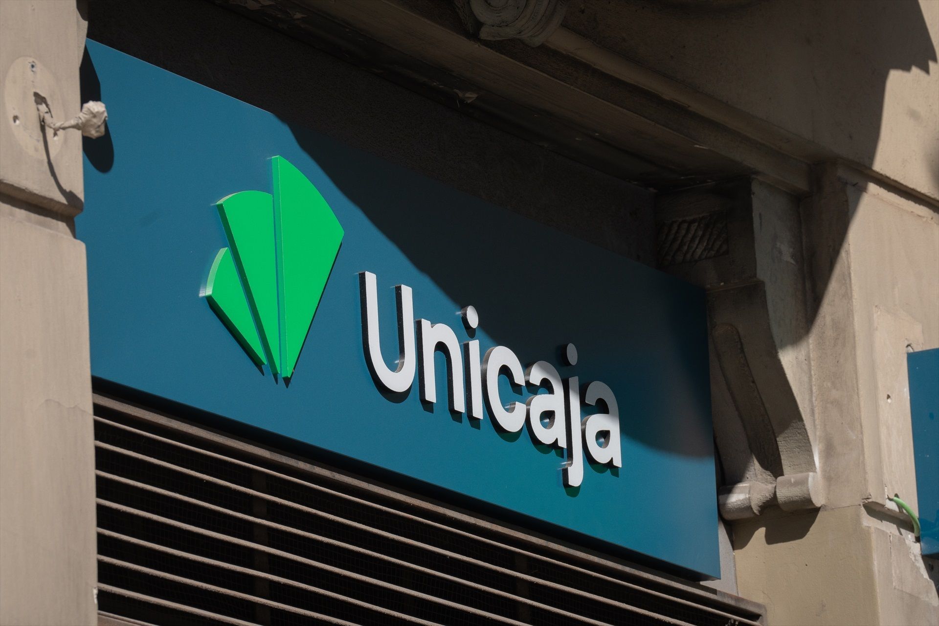 Unicaja, condenada a reembolsar 1.000 euros a una víctima de fraude electrónico