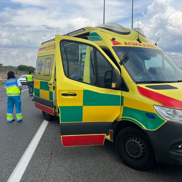 Ambulancia en carretera. Fuente: 112 COMUNIDAD DE MADRID