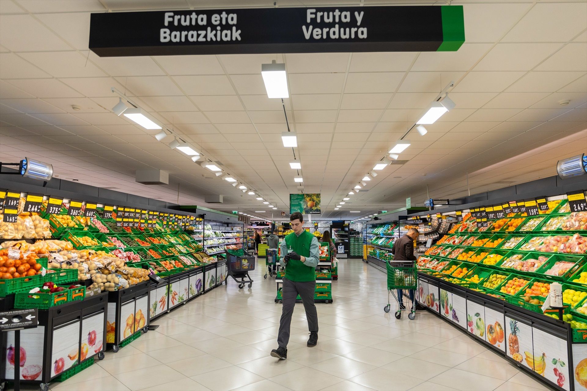 ¿Cuáles son los supermercados mejor valorados por los españoles?