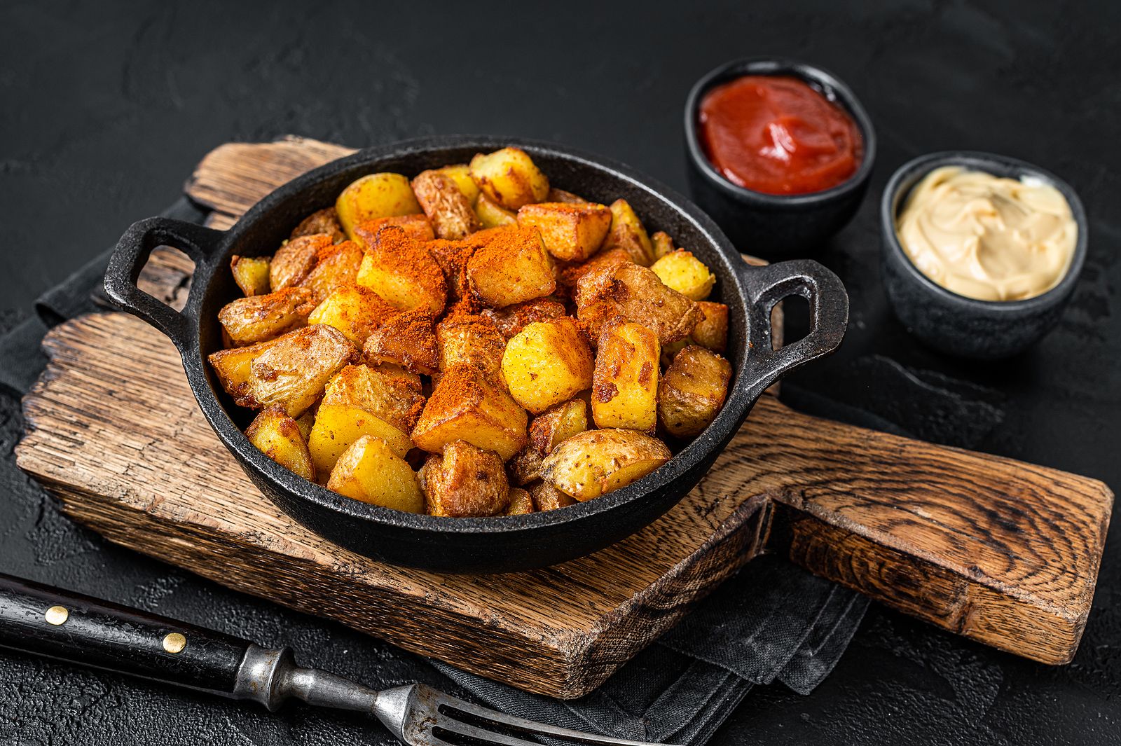 Jordi Cruz desvela su truco para hacer patatas bravas jugosas y  crujientes