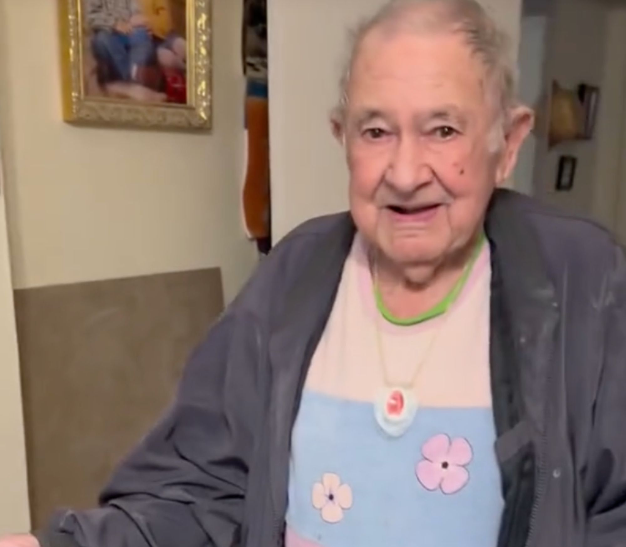 VÍDEO: El pesebre hecho a mano de un abuelo de 90 años que se ha hecho viral (TikTok)