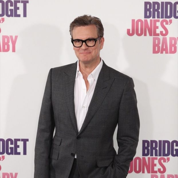 Colin Firth posando en el photocall de 'Bridget Jones Baby' (2016). Fuente: Eduardo Parra / Europa Press