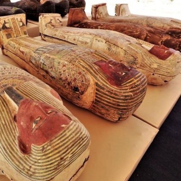 Sarcófagos desenterrados en Saqqara. Fuente: Ministerio de Turismo y Antigüedades