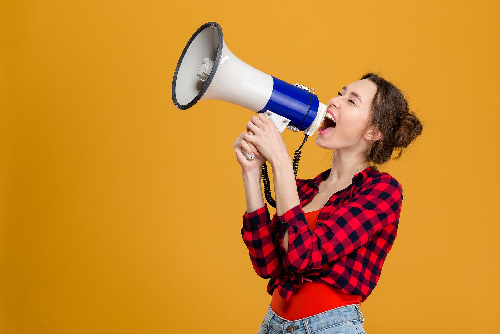 La canción protesta de una joven contra el edadismo laboral que sufren los sénior