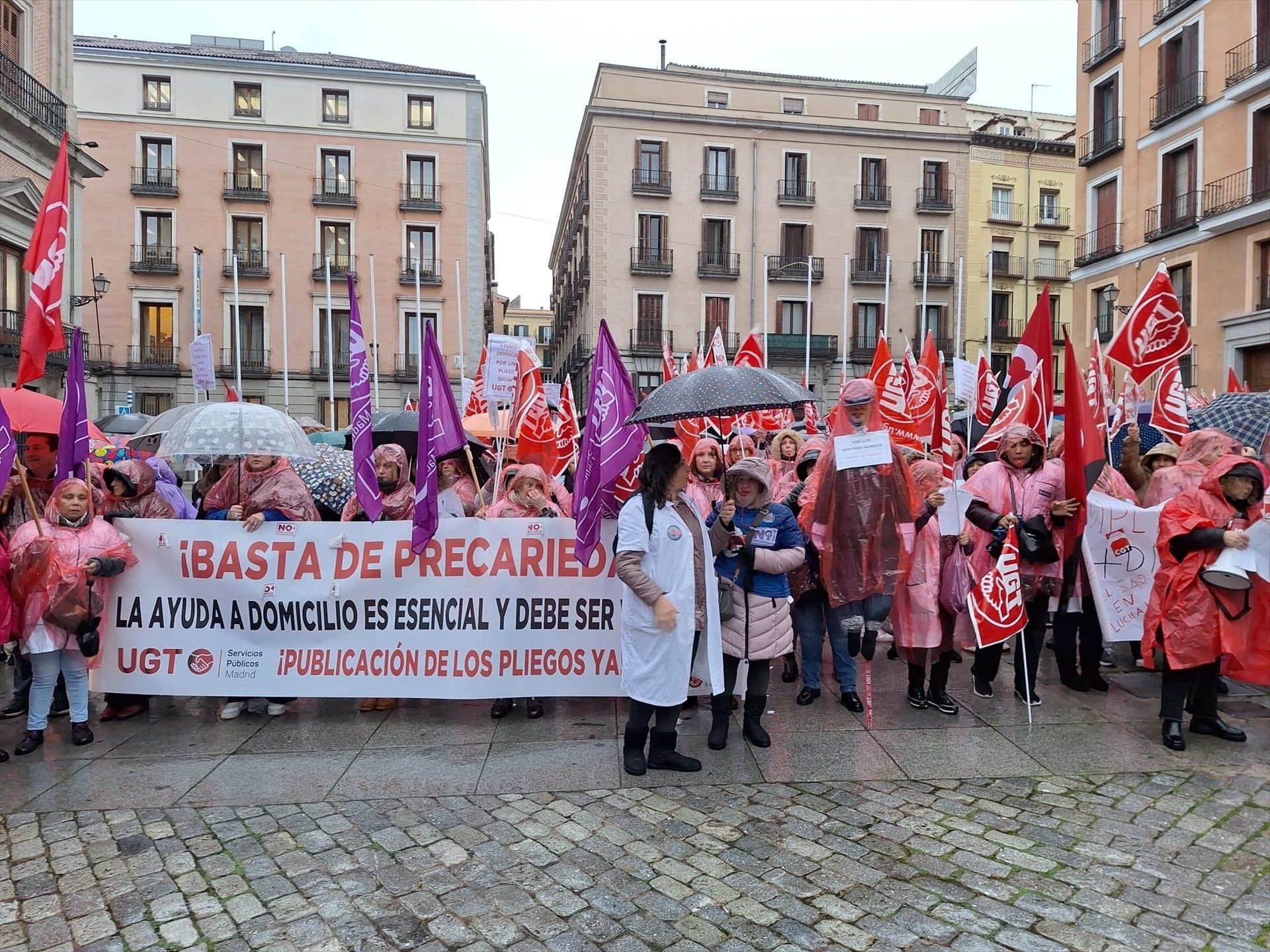 Concentración de los trabajadores de Ayuda a Domicilio en Madrid, que siguen en huelga indefinida