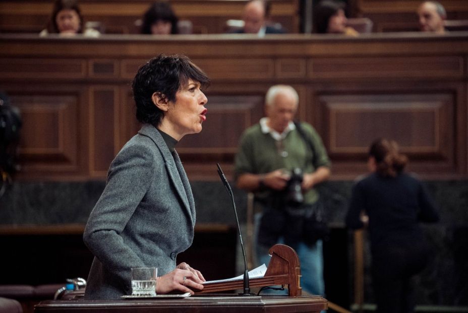 La ministra  elma saiz interviene congreso en defensa de subida de pensiones 2025