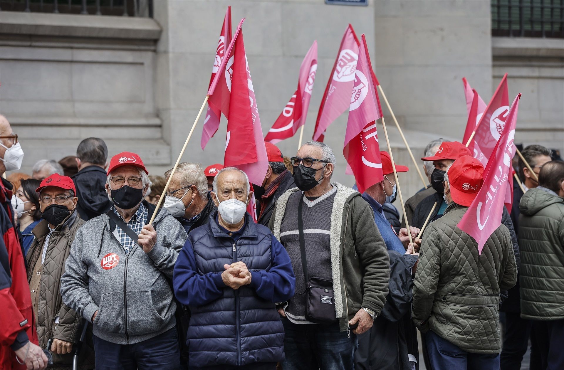 Los sindicatos convocan movilizaciones contra la derogación de la subida de las pensiones