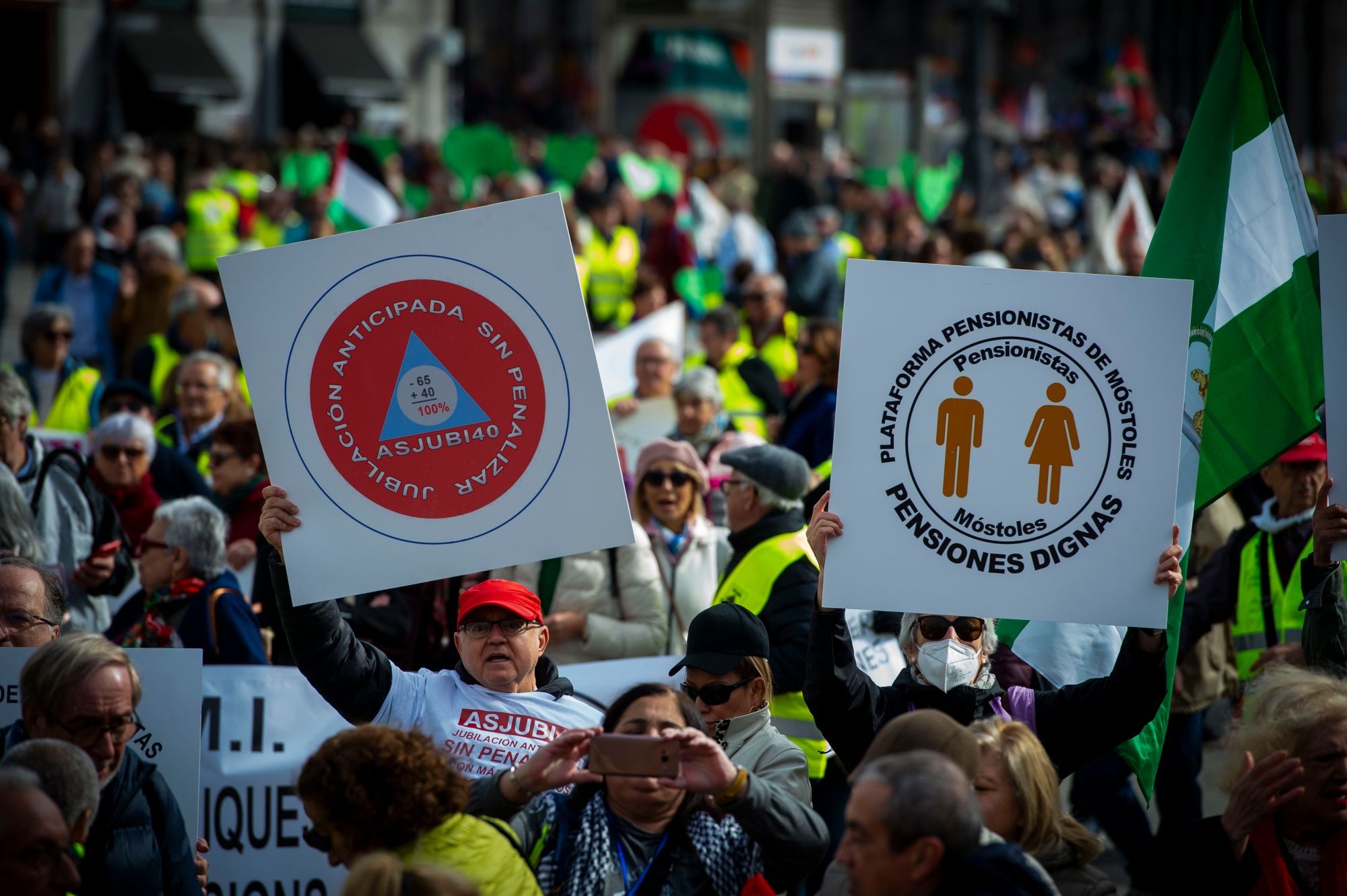 Los pensionistas, indignados, exigen una solución urgente y sacar la subida de la lucha política