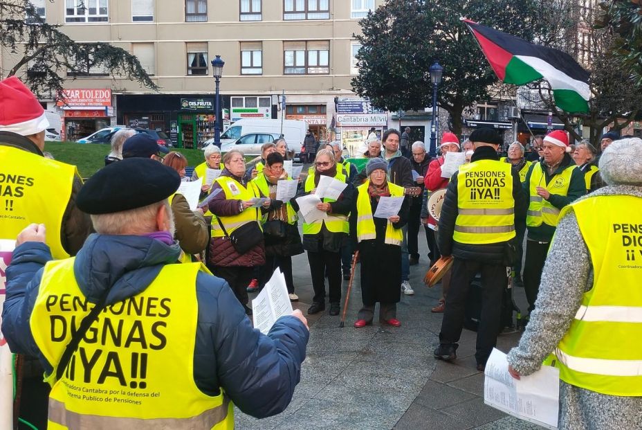 EuropaPress 6425983 mas medio centenar pensionistas manifiestan santander cantar verdades (2) (1)