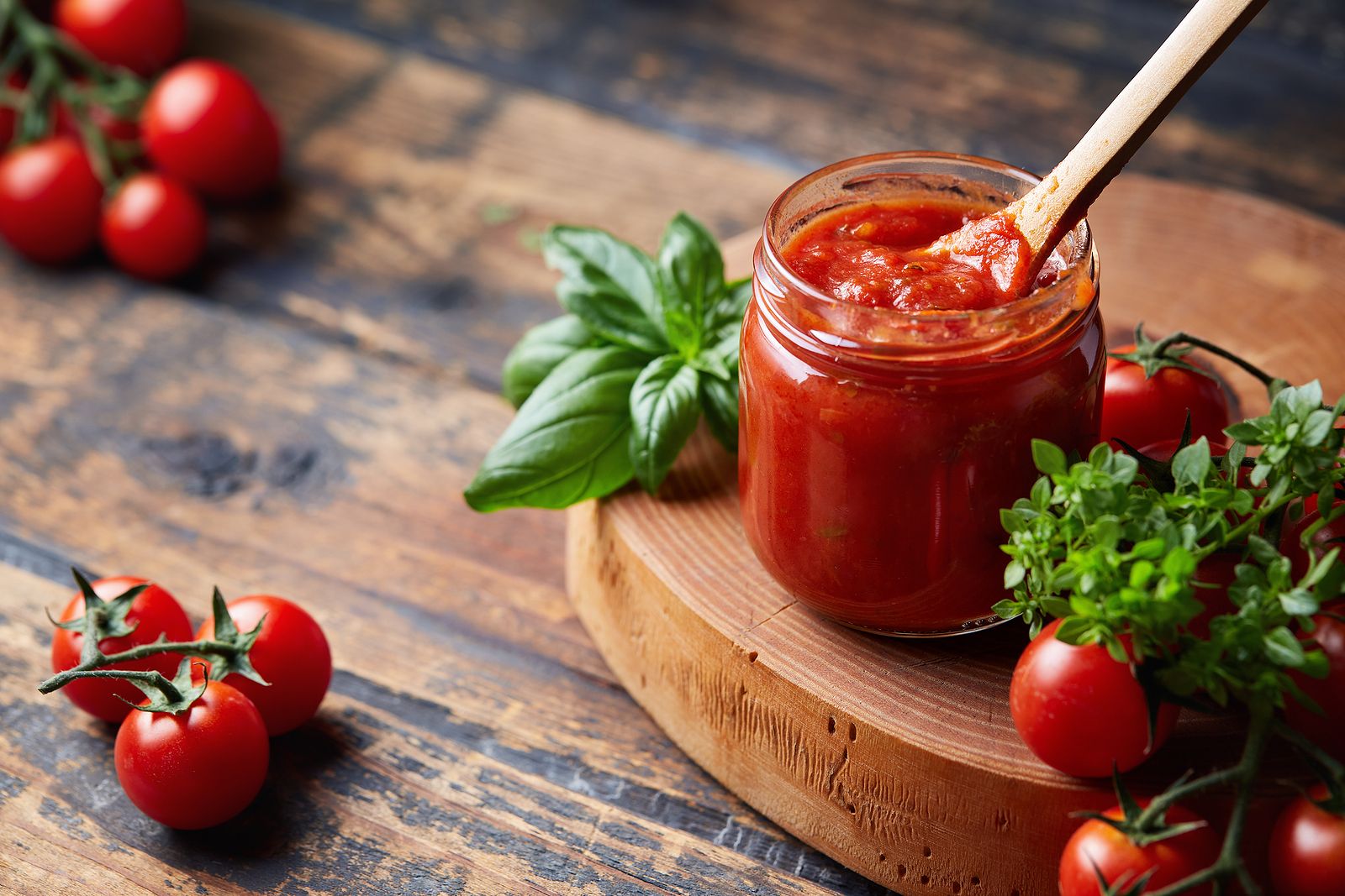 El 'truco de la abuela' para conservar el tomate frito