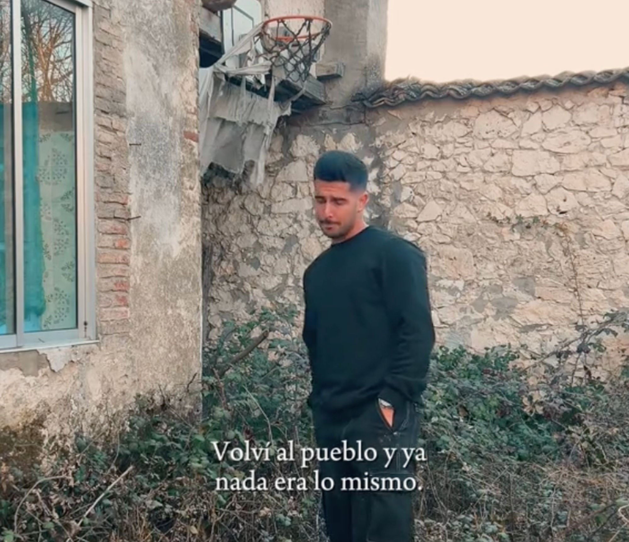 VÍDEO: El conmovedor relato de un joven al volver a la casa de sus abuelos en el pueblo (TikTok)