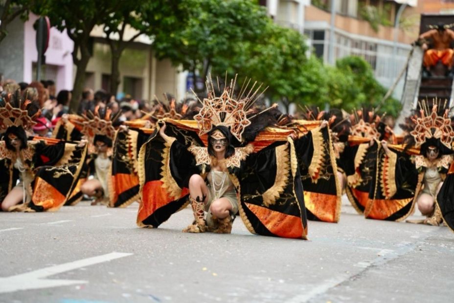 Comparsa ganadora del Gran Desfile del Carnaval de Badajoz 2024. Fuente: Turismo Ayuntamiento de Badajoz