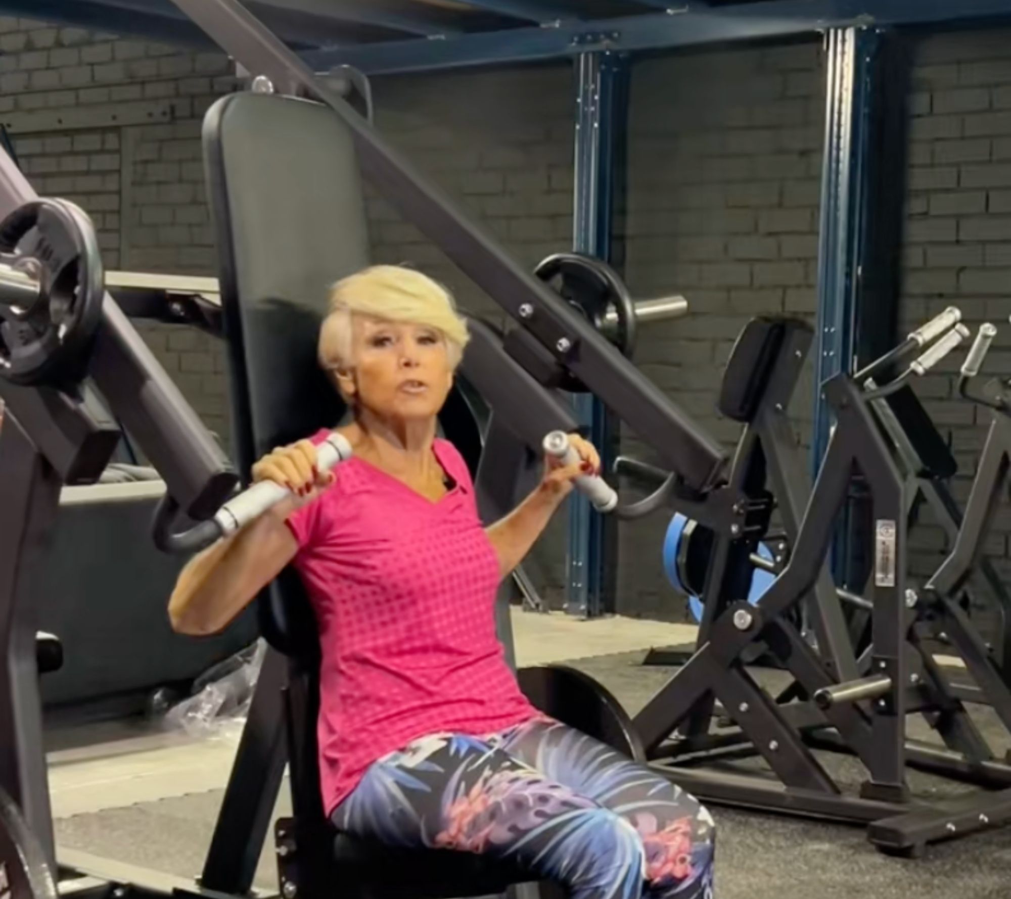 Ramona, la influencer fitness de 83 años que demuestra que el deporte "no tiene edad" (TikTok)