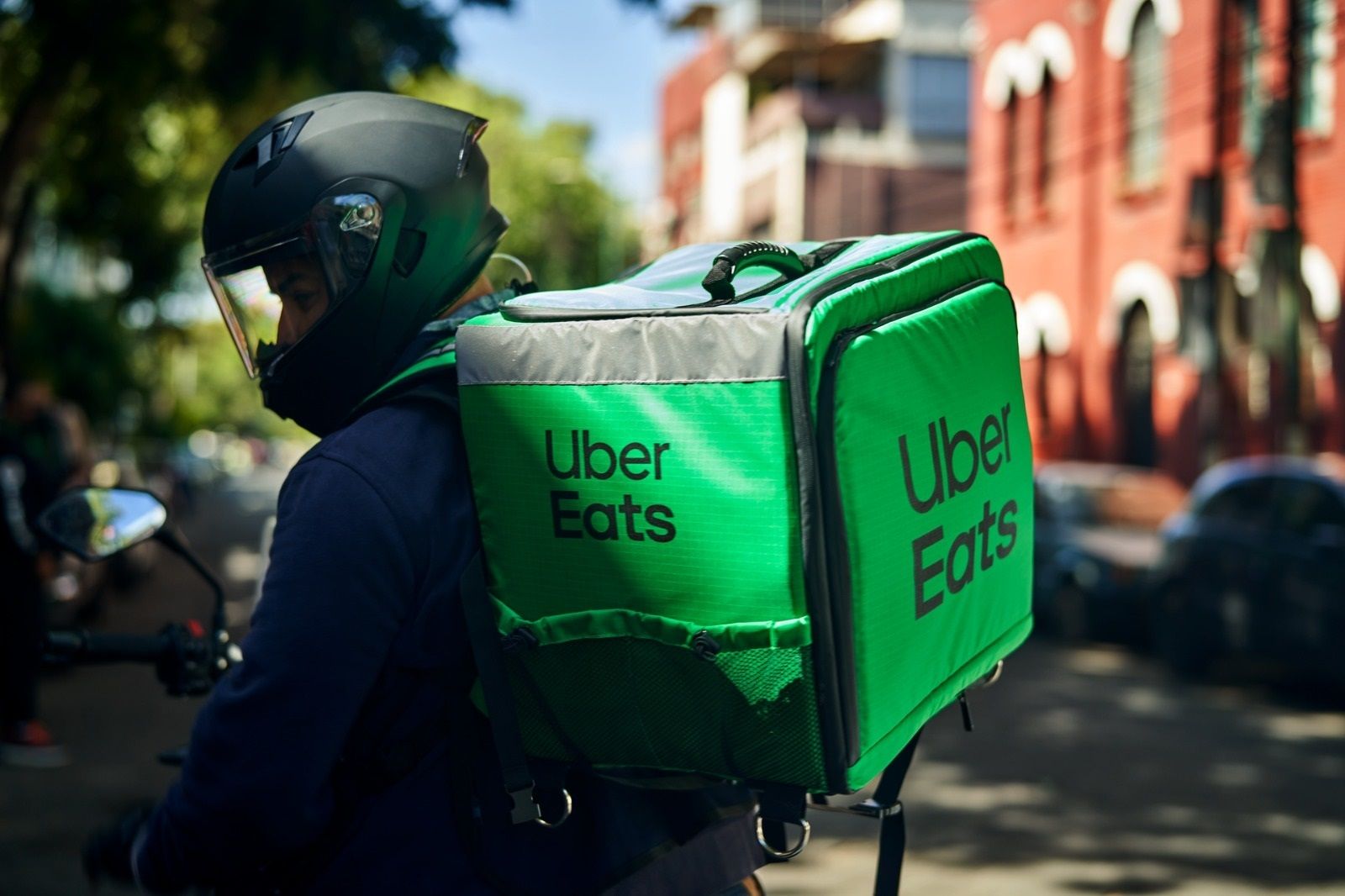 EuropaPress 5483785 repartidor uber eats moto