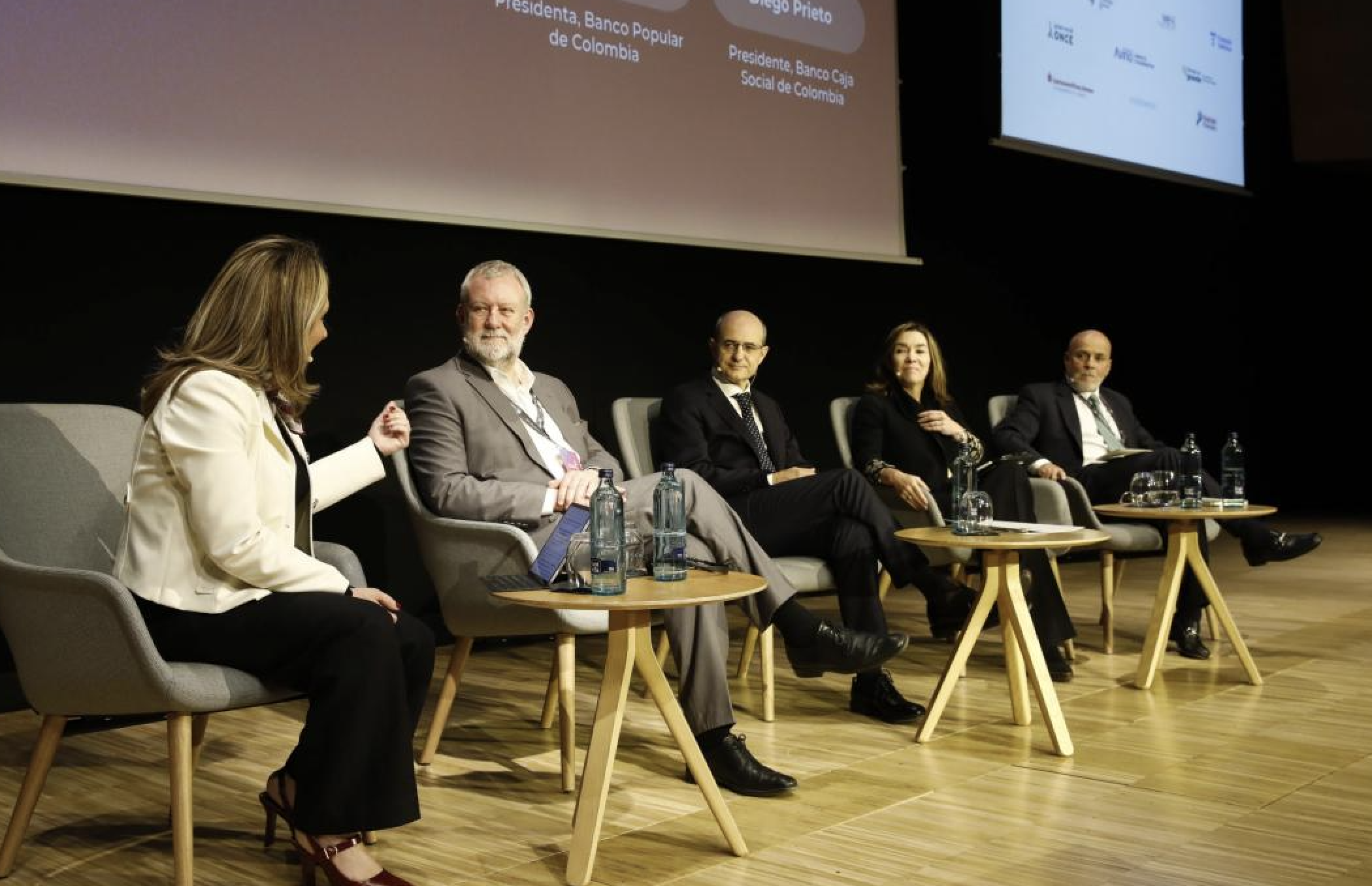 La Fundación "la Caixa" y el BID se unen por la inclusión financiera de las personas mayores