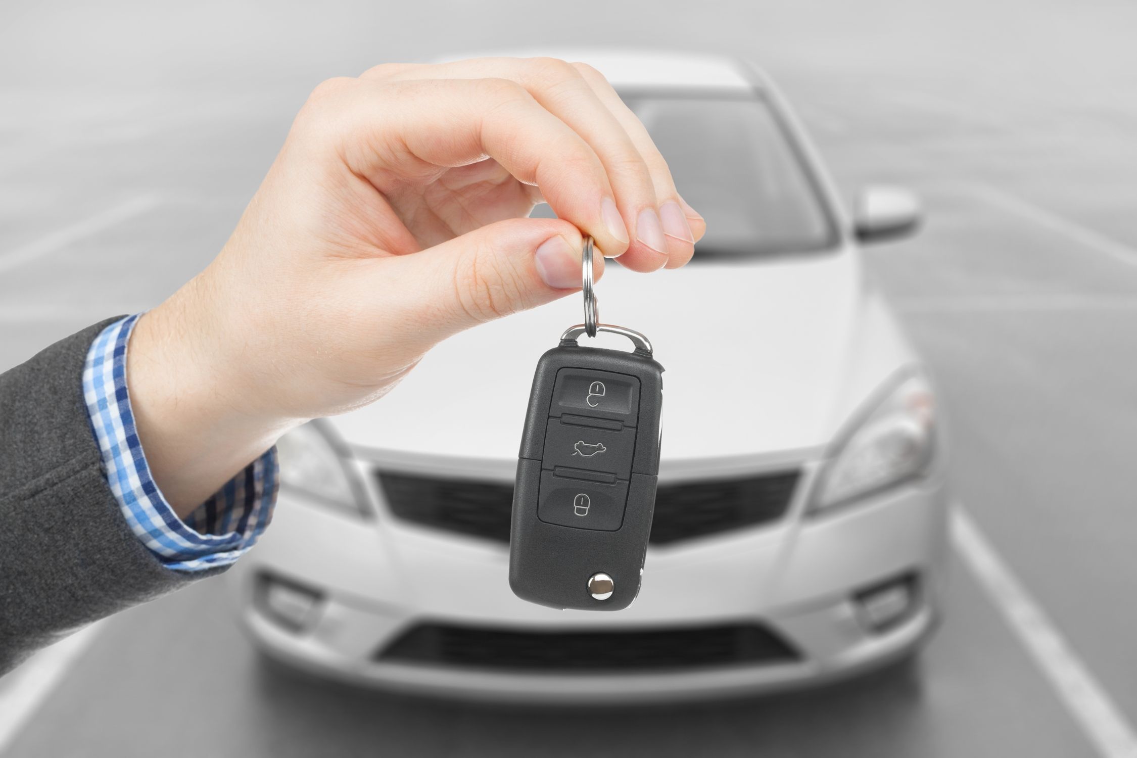 El truco de un profesor de autoescuela para abrir el coche si el mando se ha quedado sin pilas (Bigstock)