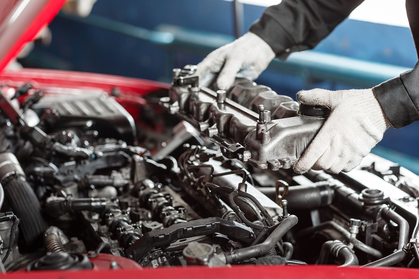 Un mecánico explica qué podemos hacer para solucionar el sobrecalentamiento del motor del coche