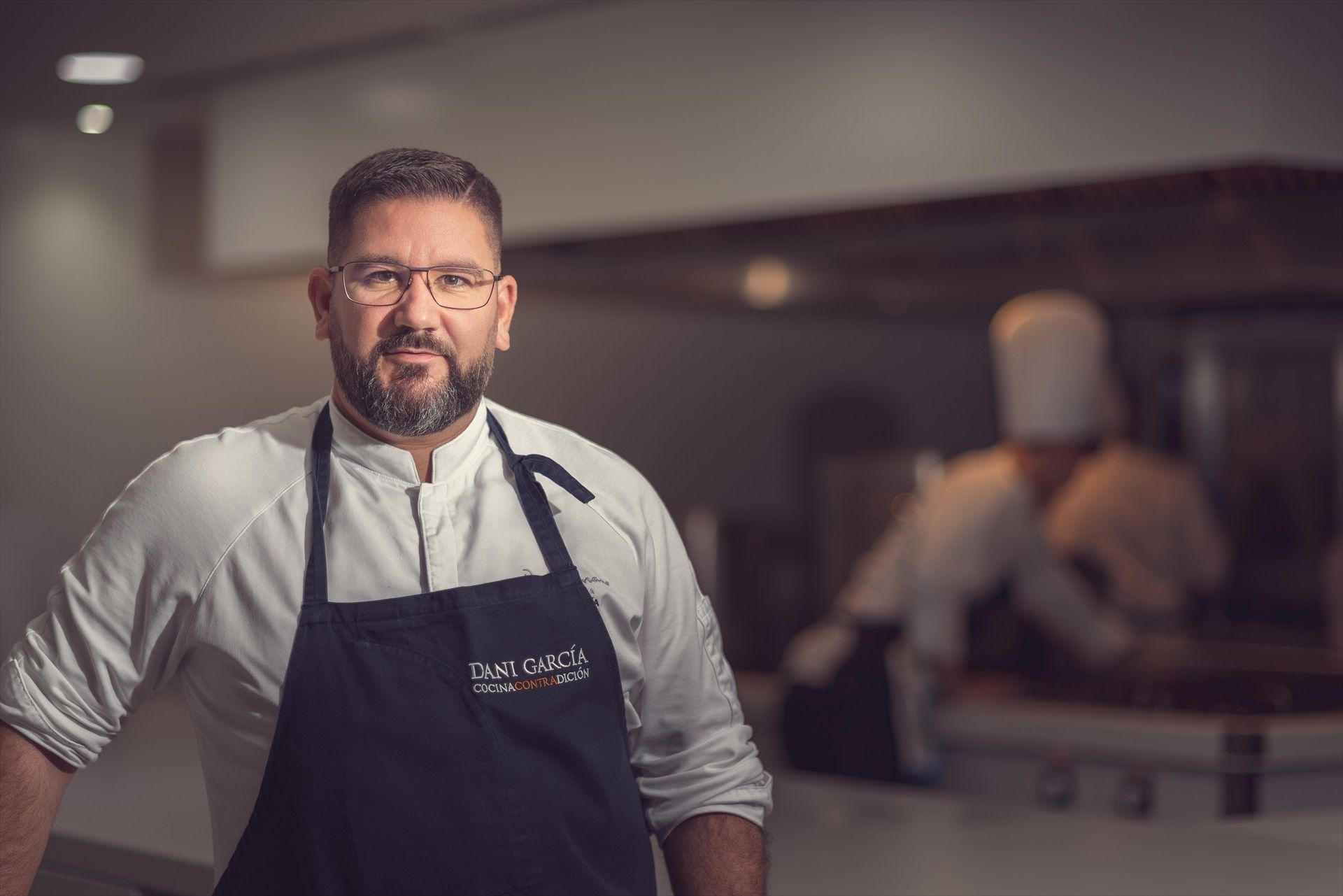 Dani García desvela su receta de pimientos del piquillo rellenos de bacalao