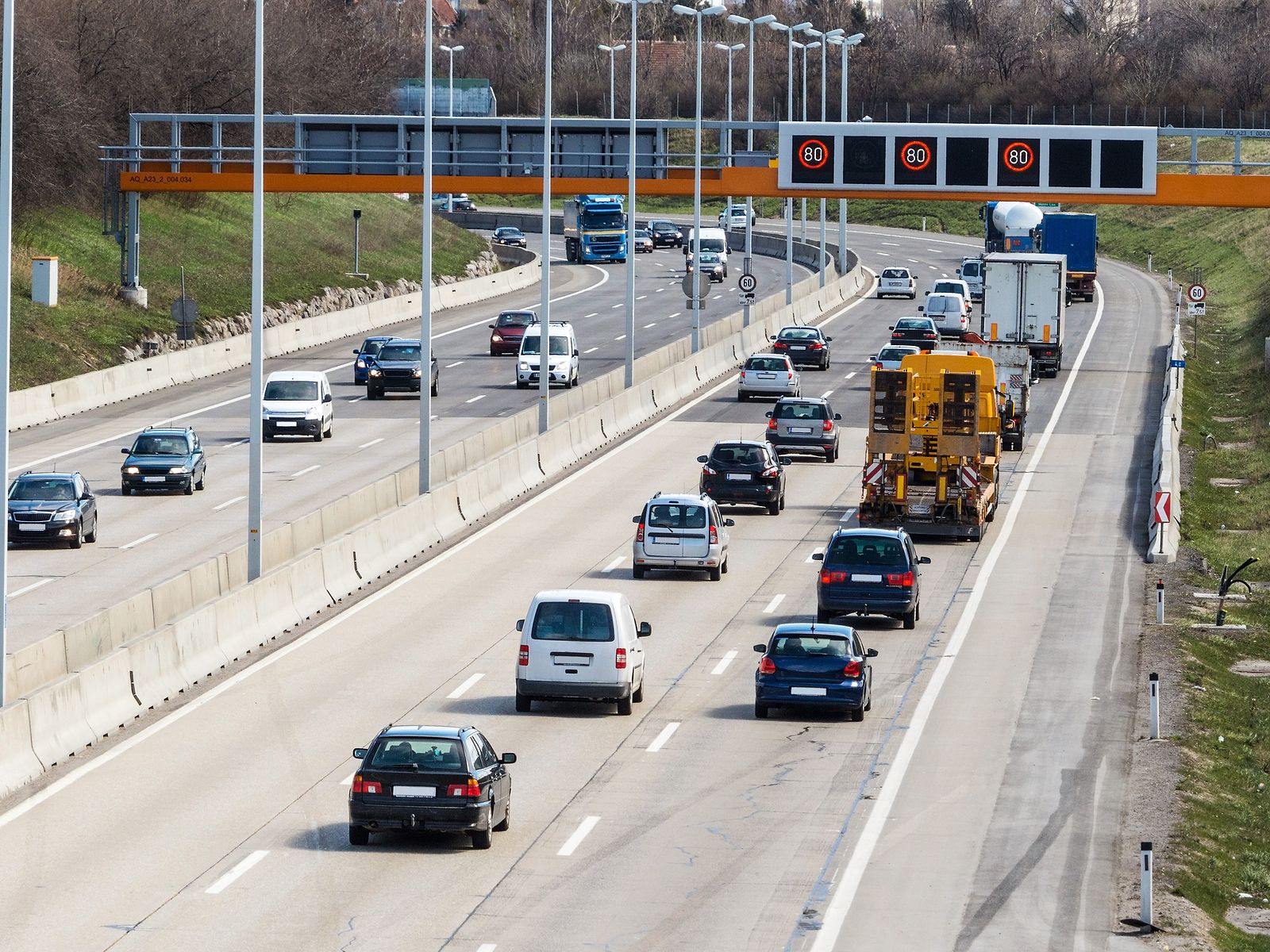 Este es el país europeo que aumentará el límite de velocidad a 150 km/h