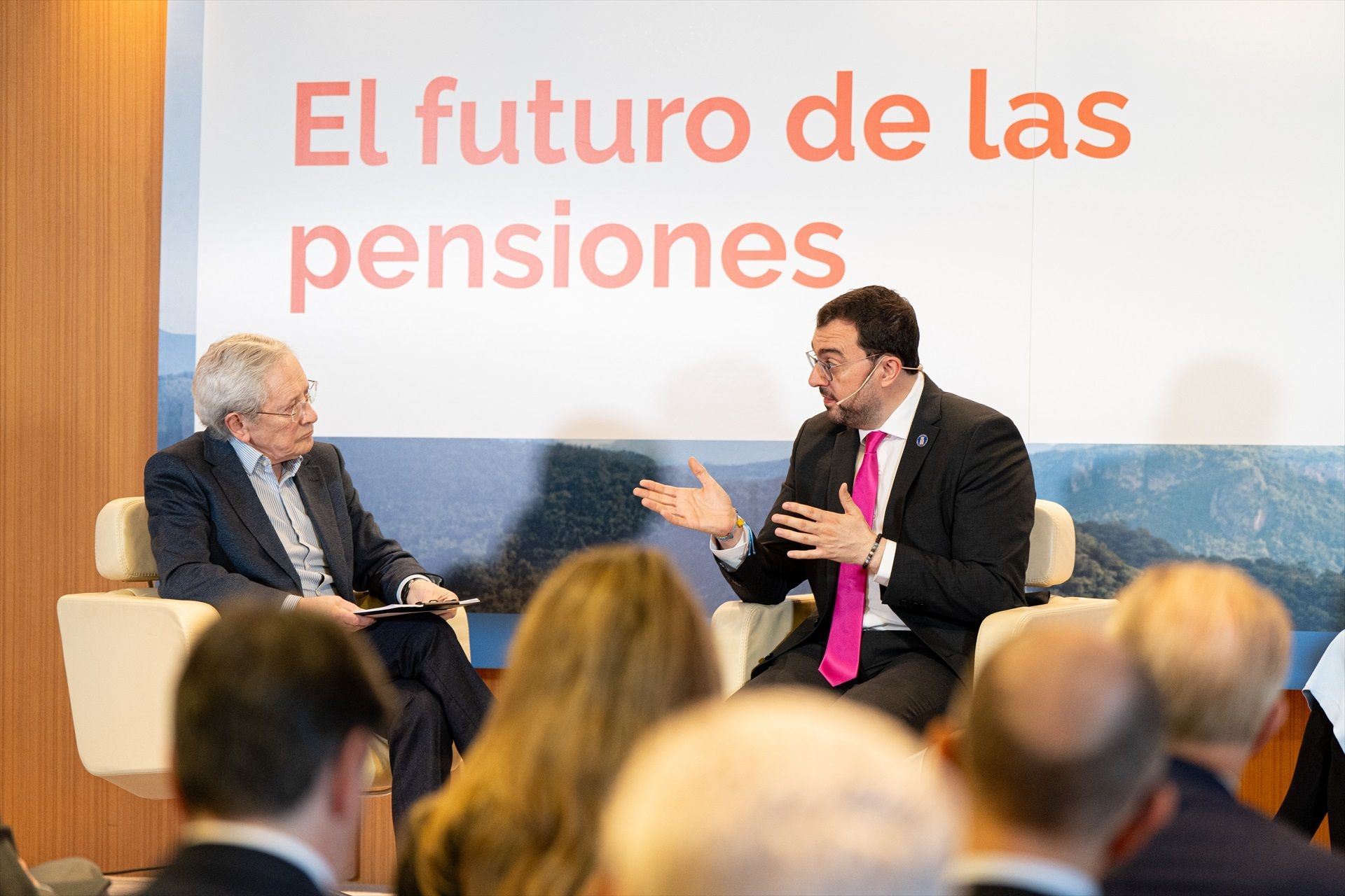 Adrián Barbón: “Garantizar y revalorizar las pensiones es la apuesta política más valiente y justa” . Foto: EuropaPress