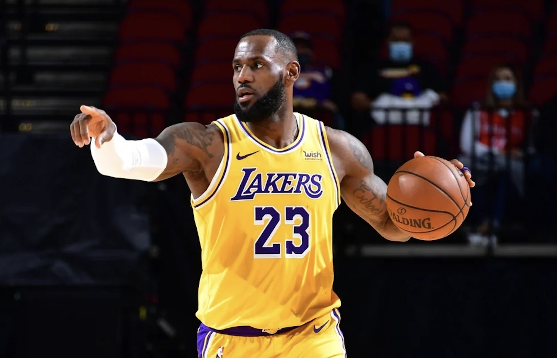 LeBron James desafía a la historia con 40 años al superar los 50.000 puntos en la NBA