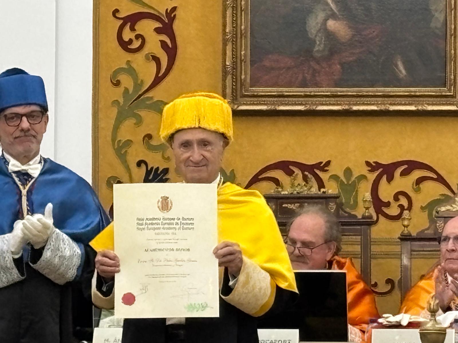 El Doctor Pedro Guillén ingresa como Académico de Honor de la RAED