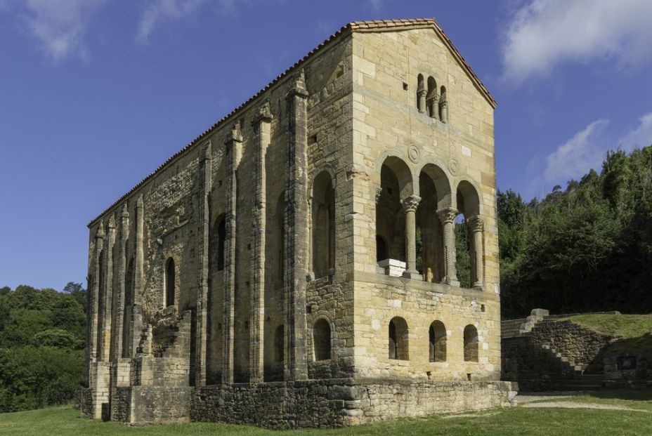 ¿Cuáles son los edificios más antiguos de Oviedo? (BigStock)