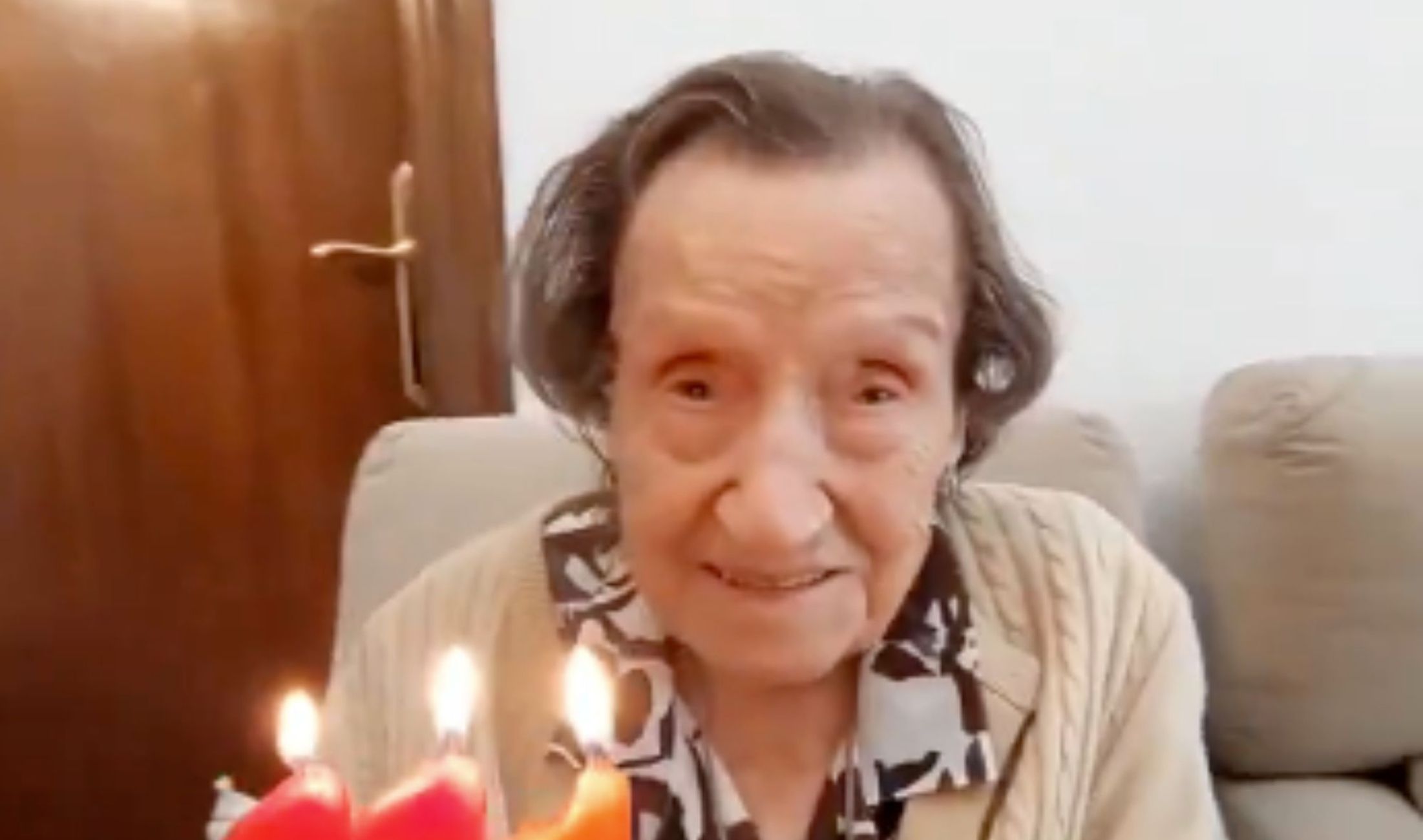 Angelina Torres, la persona más longeva de España, cumple 112 años: el secreto de su longevidad (@CreuRojaCAT)