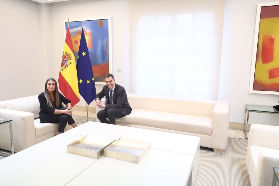 EuropaPress 6576006 presidente gobierno pedro sanchez recibe portavoz junts congreso miriam