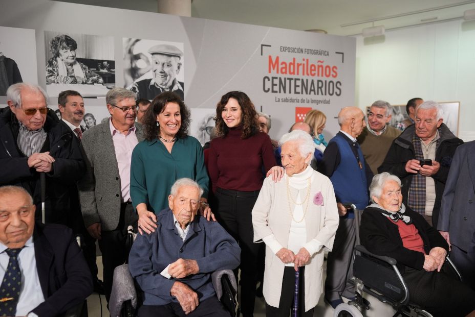 'Madrileños centenarios', una exposición que homenajea a "una generación llena de valores”