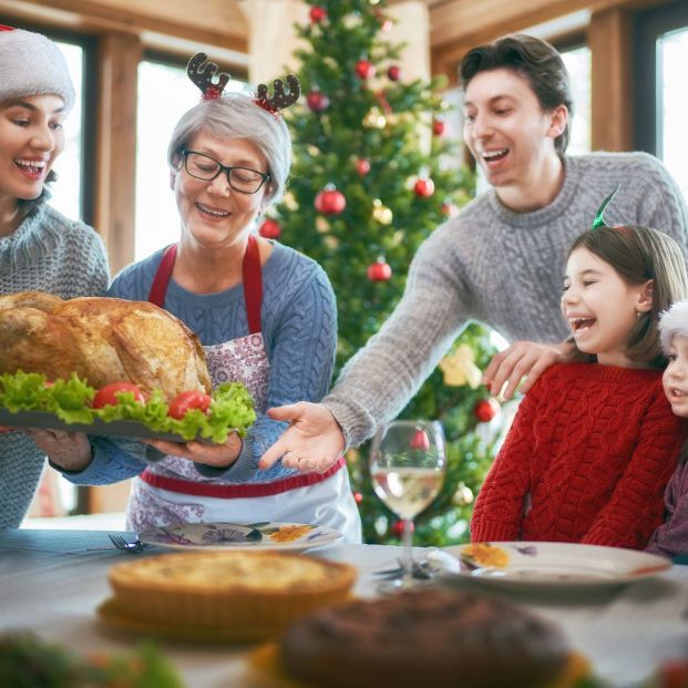 Consejos para que no sufras con las cenas copiosas y tardías en época navideña