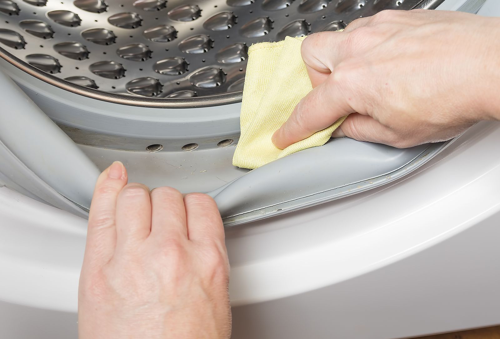 Cómo quitar el mal olor de una lavadora