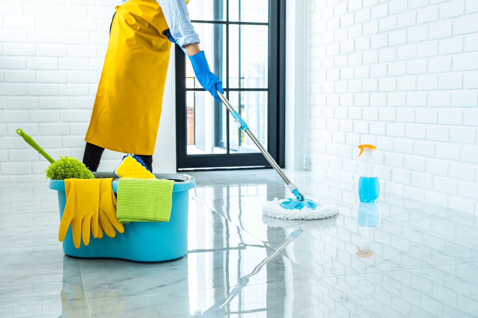 Utensilios y productos de limpieza para la limpieza del hogar