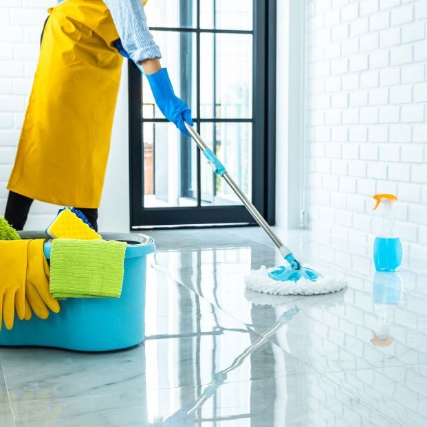15 utensilios básico en la limpieza del hogar
