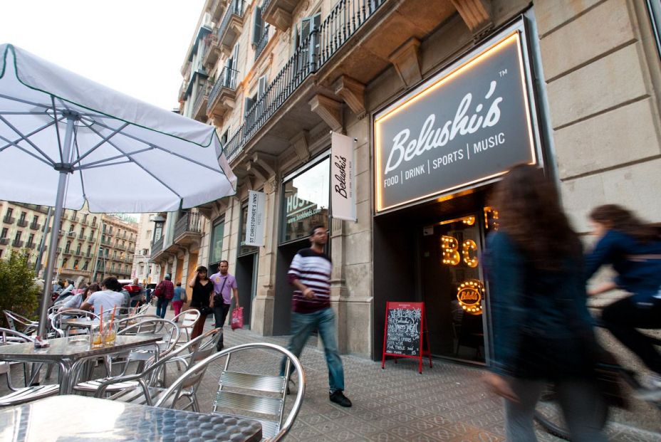 Entrada del pub Belushi's en Barcelona