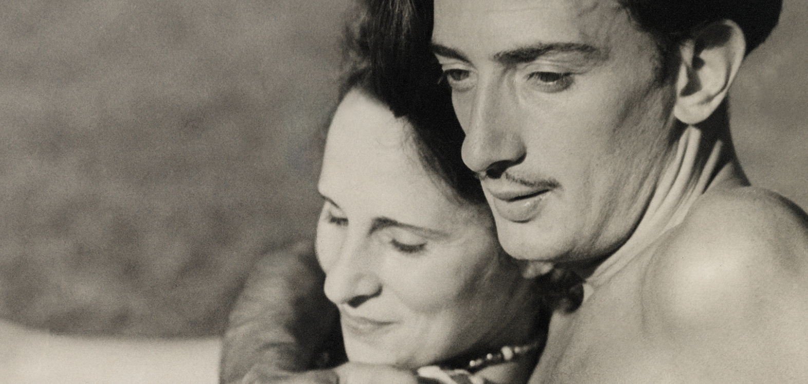 La trepidante vida de Gala Dalí captada por fotógrafos como Man Ray y Cecil Beaton