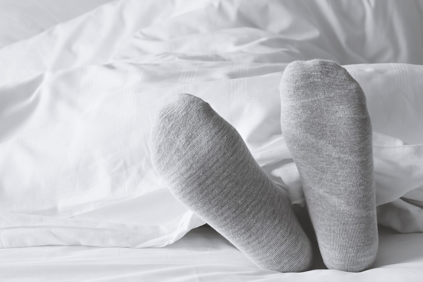 Estos son los motivos por los que debes dormir con los calcetines puestos