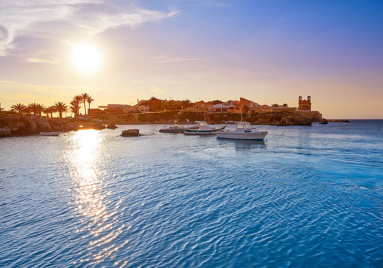 Así es Tabarca,  la isla habitada más pequeña de España. Bigstock Nueva Tabarca