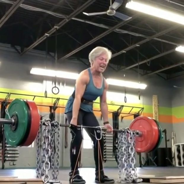 Mary Duffy, la mujer de 71 años que levanta 110 kg: "Me siento mejor ahora que cuando tenía 40" (Foto: Instagram)