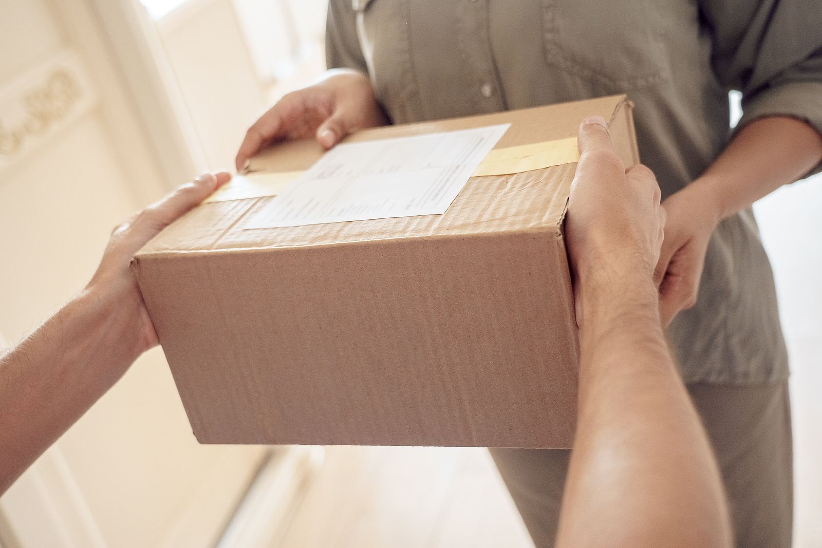 ¿Recibes en casa un paquete que no pediste? Cuidado, te están intentado estafar