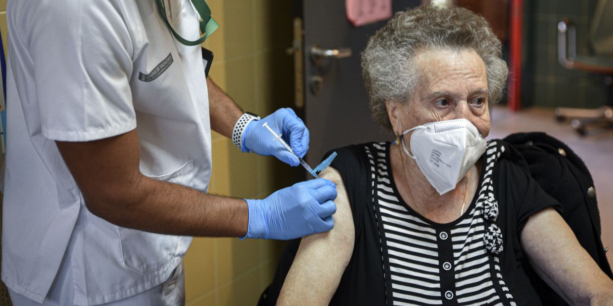 Only 44% of Spaniards plan to get vaccinated