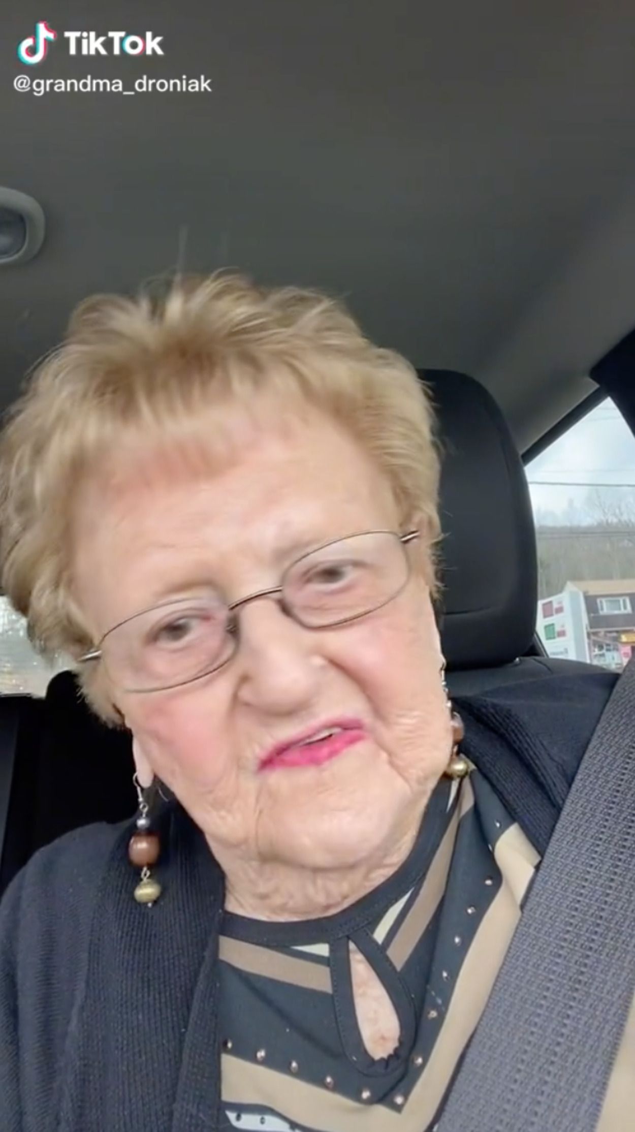 Una mujer de 92 años pone las reglas de su funeral: "No hagáis el ridículo"